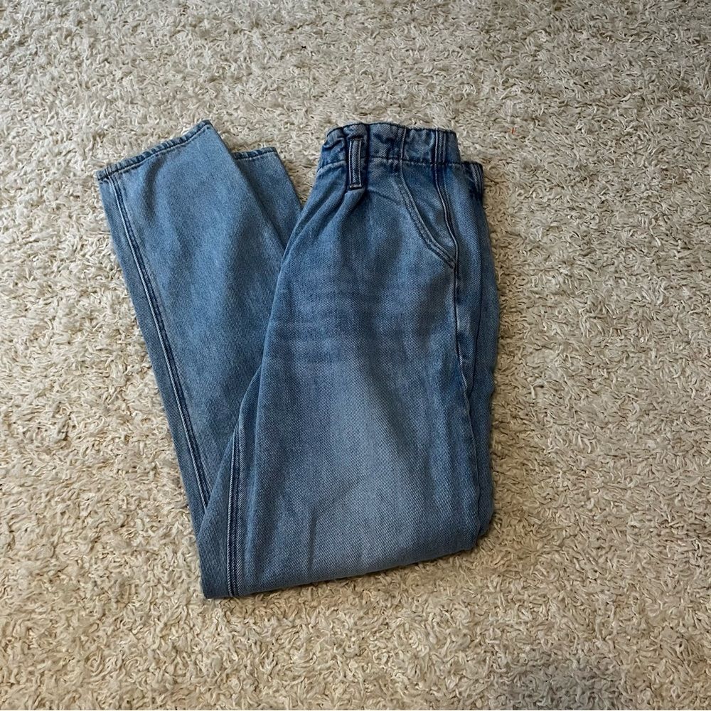 american eagel highest rise mom jeans size 2